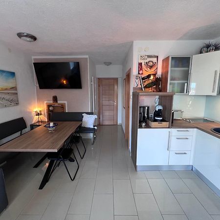 Apartment Mira - Sea View Trogir Exterior photo