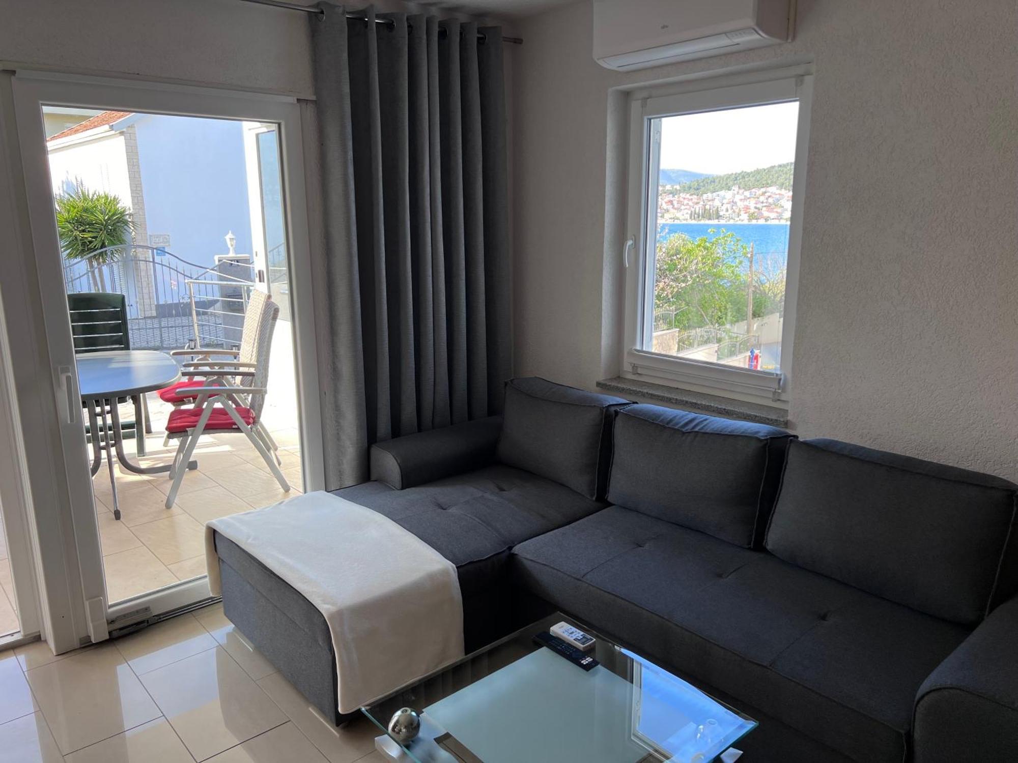 Apartment Mira - Sea View Trogir Exterior photo